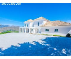 FANTÁSTICA VILLA EN ALBIR CON EXCELENTE VISTA