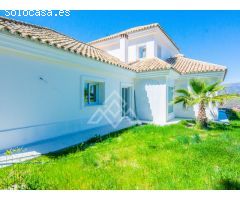 FANTÁSTICA VILLA EN ALBIR CON EXCELENTE VISTA