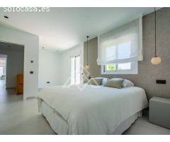FANTÁSTICA VILLA EN ALBIR CON EXCELENTE VISTA
