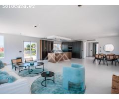 FANTÁSTICA VILLA EN ALBIR CON EXCELENTE VISTA