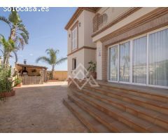 Exclusiva Villa Independiente con Impresionantes Vistas y Máxima Comodidad