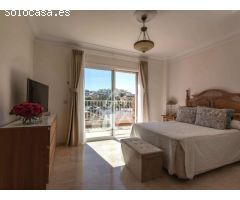 Exclusiva Villa Independiente con Impresionantes Vistas y Máxima Comodidad