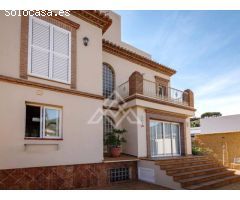 Exclusiva Villa Independiente con Impresionantes Vistas y Máxima Comodidad