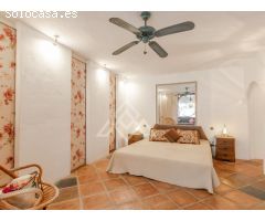 FANTÁSTICA VILLA EN ALBIR CON EXCELENTE VISTA