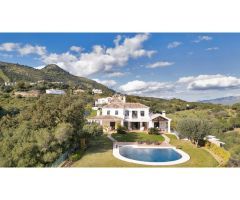 Exclusiva Villa en Marbella Club Golf Resort - Lujo, Privacidad y Vistas