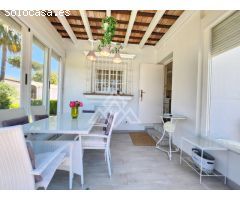 Encantador Chalet Cerca de la Playa de La Barrosa