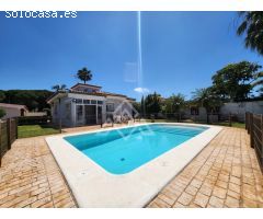 Encantador Chalet Cerca de la Playa de La Barrosa