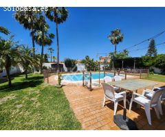 Encantador Chalet Cerca de la Playa de La Barrosa