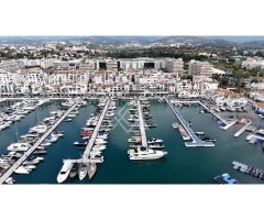 Encantador apartamento reformado en el corazón de Puerto Banús