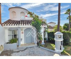 FANTÁSTICA VILLA EN ALBIR CON EXCELENTE VISTA