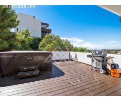 Exclusivo Ático Dúplex de 3 Dormitorios en Los Flamingos