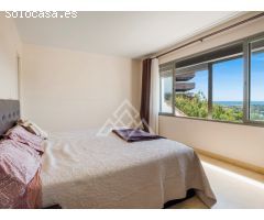 Exclusivo Ático Dúplex de 3 Dormitorios en Los Flamingos