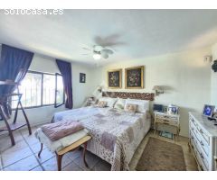 Villa de Ensueño para Golfistas con Vistas Panorámicas en Puerto del Almendro,