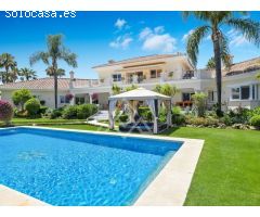 Villa de Ensueño para Golfistas con Vistas Panorámicas en Puerto del Almendro,