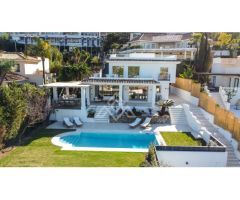 Villa de Ensueño para Golfistas con Vistas Panorámicas en Puerto del Almendro,