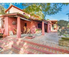 Villa de Ensueño para Golfistas con Vistas Panorámicas en Puerto del Almendro,