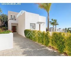 Villa de Ensueño para Golfistas con Vistas Panorámicas en Puerto del Almendro,
