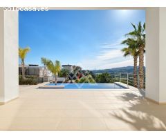Villa de Ensueño para Golfistas con Vistas Panorámicas en Puerto del Almendro,