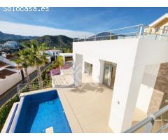 Villa de Ensueño para Golfistas con Vistas Panorámicas en Puerto del Almendro,
