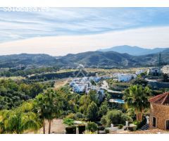 Villa de Ensueño para Golfistas con Vistas Panorámicas en Puerto del Almendro,