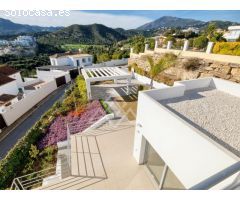 Villa de Ensueño para Golfistas con Vistas Panorámicas en Puerto del Almendro,