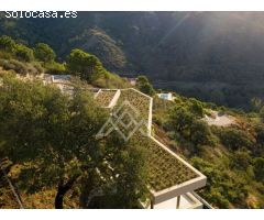Villa de Ensueño para Golfistas con Vistas Panorámicas en Puerto del Almendro,