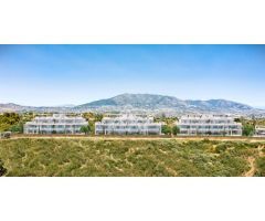 Impresionante Ático Dúplex con Piscina Privada y Vistas Panorámicas en La