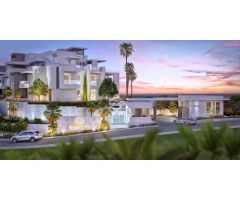 Impresionante Ático Dúplex con Piscina Privada y Vistas Panorámicas en La