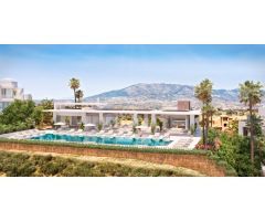 Impresionante Ático Dúplex con Piscina Privada y Vistas Panorámicas en La