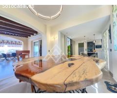 Espectacular ático dúplex con vistas panorámicas al mar en El Paraíso, Estepona