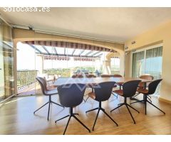 Espectacular ático dúplex con vistas panorámicas al mar en El Paraíso, Estepona