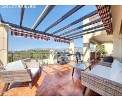 Espectacular ático dúplex con vistas panorámicas al mar en El Paraíso, Estepona