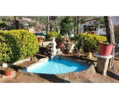 A PROP DE BLANES - GRAN CASA AMB JARDÍ I PISCINA EN PARCEL·LA PLANA DE 1.800m²