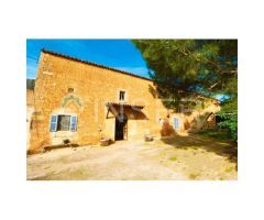 Gran finca rustica con múltiples edificaciones