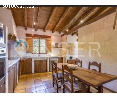 Chalet mallorquín con piscina y vistas en Inca