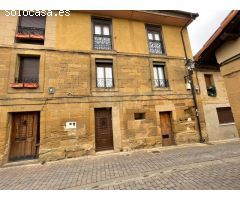 Chalet en Urbanización con piscina.