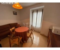 Chalet en Urbanización con piscina.