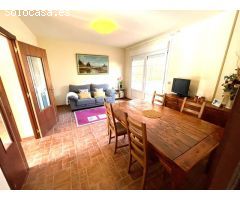 Chalet junto a las piscinas municipales con dormitorio en planta baja