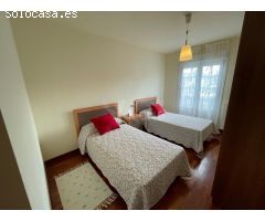 Chalet junto a las piscinas municipales con dormitorio en planta baja