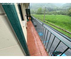 Apartamento todo exterior con terraza de unos 14 m2 a lo largo de la vivienda