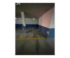 Apartamento todo exterior con terraza de unos 14 m2 a lo largo de la vivienda