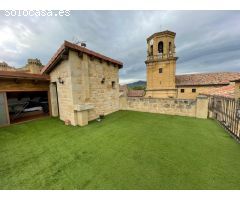 Preciosa casa de piedra rehabilitada con amplia terraza