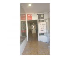 Se vende local en Tavernes Blanques, zona centro.