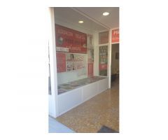 Se vende local en Tavernes Blanques, zona centro.