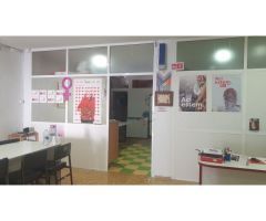 Se vende local en Tavernes Blanques, zona centro.