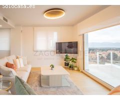 Adosado de lujo en construcción con vistas panorámicas a la bahía y el mar -