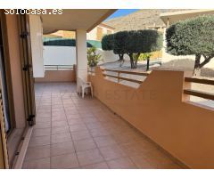 Venta de Piso en Planta Baja con Gran Terraza en Urbanización Cerrada en