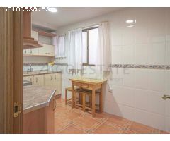 Venta piso en centro Benidorm con vistas laterales al mar