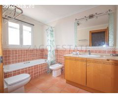 Chalet en Venta en Altea - Exclusividad y Encanto en un Entorno Natural
