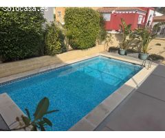 Venta de chalet con vistas y piscina